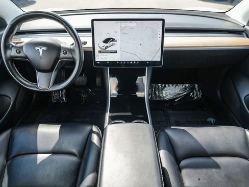 Used 2018 Tesla Model 3 Long Range image 11
