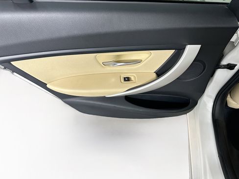 Used 2018 BMW 320i Sedan image 24