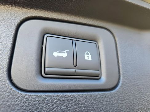 New 2026 Nissan Armada SL w/ Captain's Chari Seat Package AWD/4WD image 11
