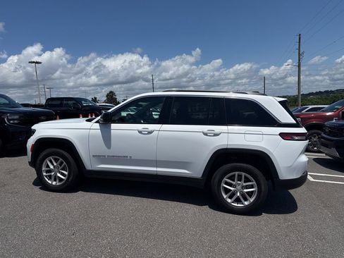 Used 2024 Jeep Grand Cherokee Laredo X AWD/4WD image 4