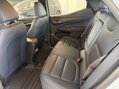 Used 2022 Chevrolet Bolt EUV LT w/ Convenience Package image 25