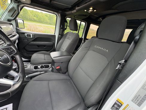 Used 2021 Jeep Wrangler Unlimited Sahara AWD/4WD image 31