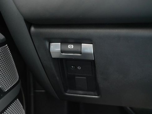 Used 2024 Land Rover Defender 130 X image 26