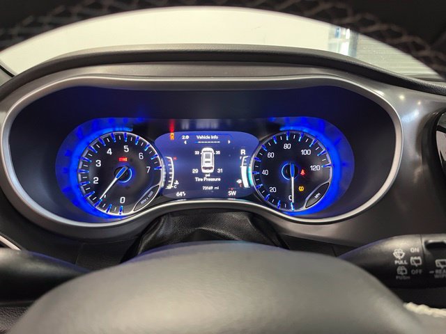 Used 2025 Chrysler Pacifica Select FWD image 25