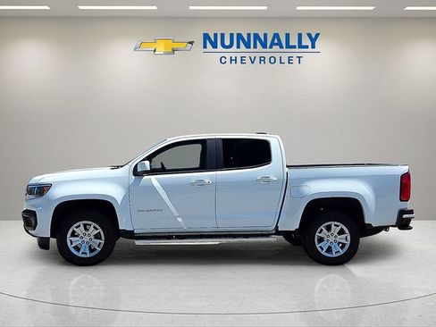 Used 2022 Chevrolet Colorado LT RWD image 2