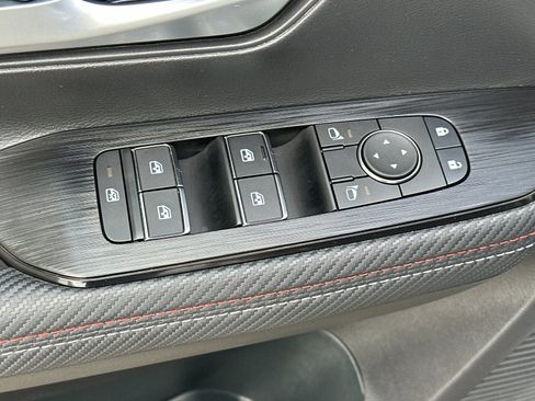 Used 2025 Nissan Kicks SR w/ SR Premium Package FWD image 13