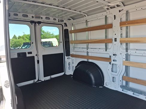 Used 2025 RAM ProMaster 2500 w/ U-Haul Equipment Group FWD image 14