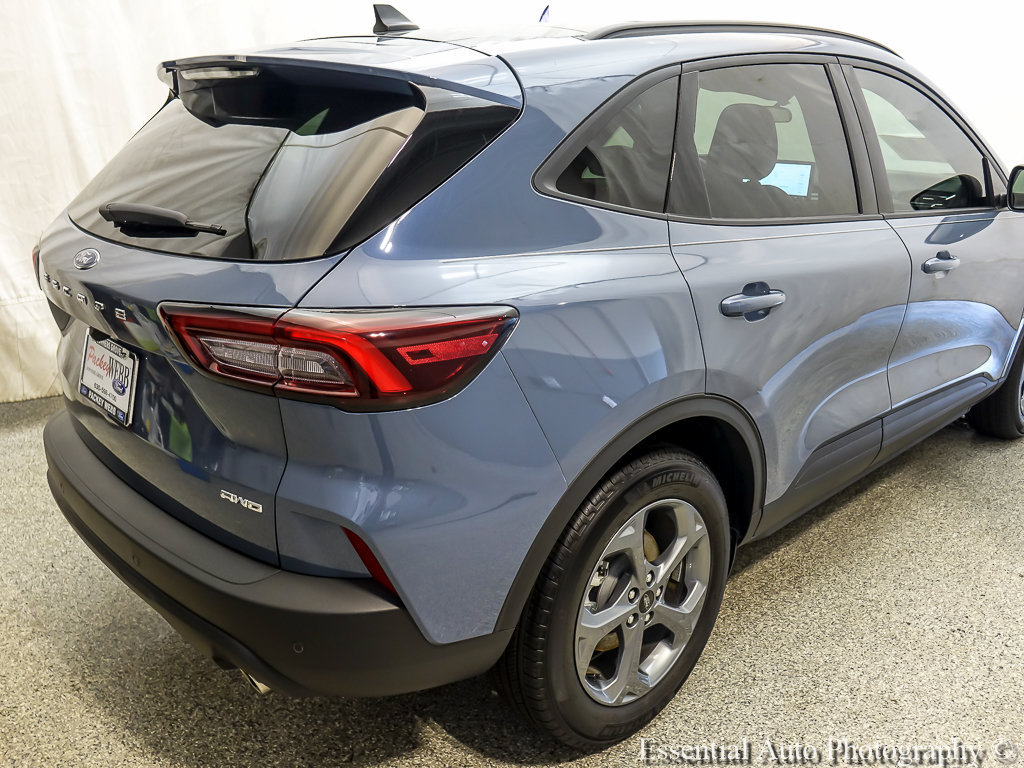 Certified 2025 Ford Escape ST-Line w/ Tech Pack #1 AWD/4WD image 7