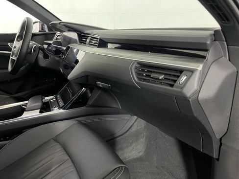 Used 2023 Audi e-tron Premium w/ Convenience Plus Package image 33
