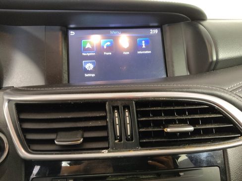 Used 2018 INFINITI QX30 AWD image 25