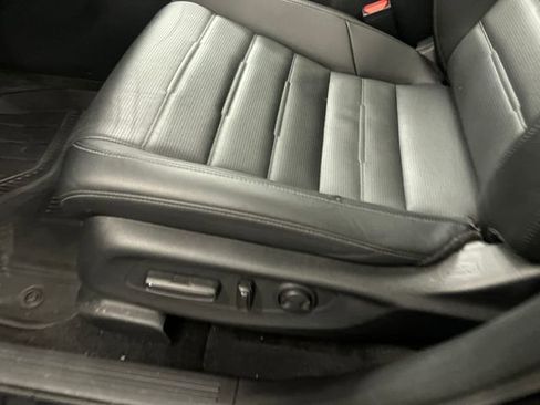 Used 2025 Honda CR-V EX-L image 11