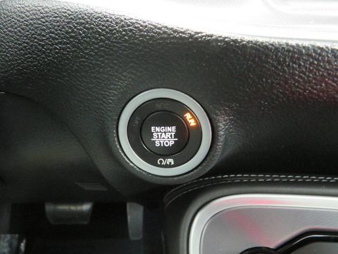 Used 2019 Dodge Challenger SXT image 23