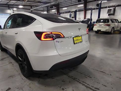 Used 2021 Tesla Model Y Long Range AWD/4WD image 7