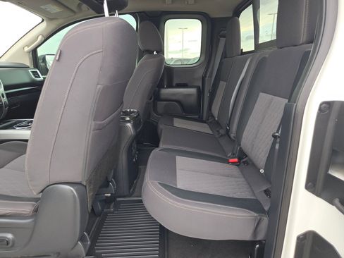 Used 2020 Nissan Titan SV w/ SV Convenience Package image 13