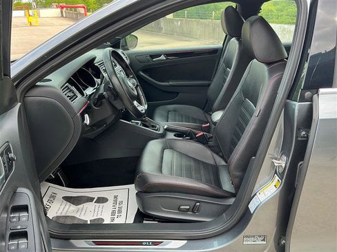 Used 2017 Volkswagen Jetta GLI FWD image 29