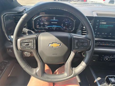 Used 2025 Chevrolet Silverado 1500 High Country w/ High Country Premium Package AWD/4WD image 19