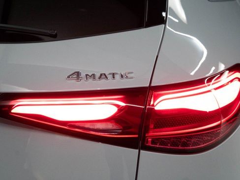 New 2027 Mercedes-Benz GLC 300 4MATIC image 10