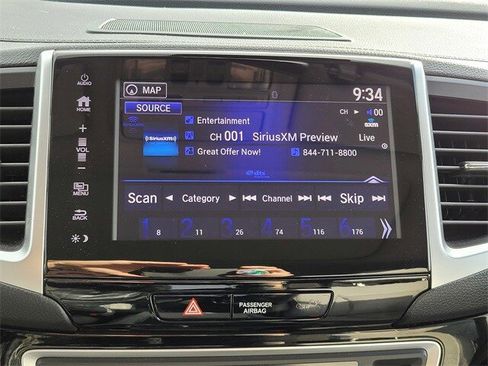 Used 2017 Honda Pilot Touring image 18