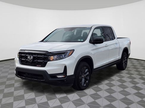 Certified 2024 Honda Ridgeline Sport image 2