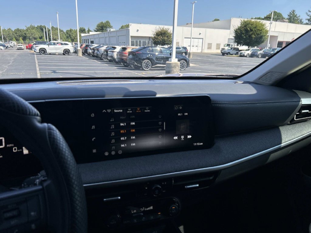 Used 2026 Nissan Kicks SV FWD image 40
