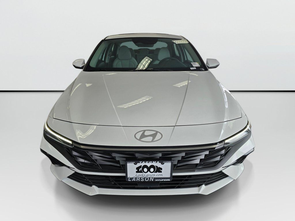 New 2026 Hyundai Elantra Limited FWD image 9