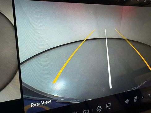 Used 2022 Rivian R1T Adventure image 32