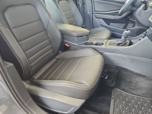 Used 2024 Volkswagen Jetta SE FWD image 13
