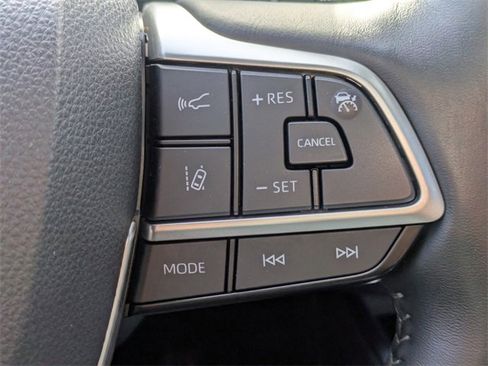 Used 2022 Toyota Highlander Limited image 30