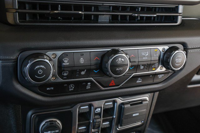 Used 2024 Jeep Gladiator Mojave w/ Steel Bumper Group AWD/4WD image 21