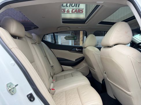 Used 2016 Nissan Maxima Platinum image 18