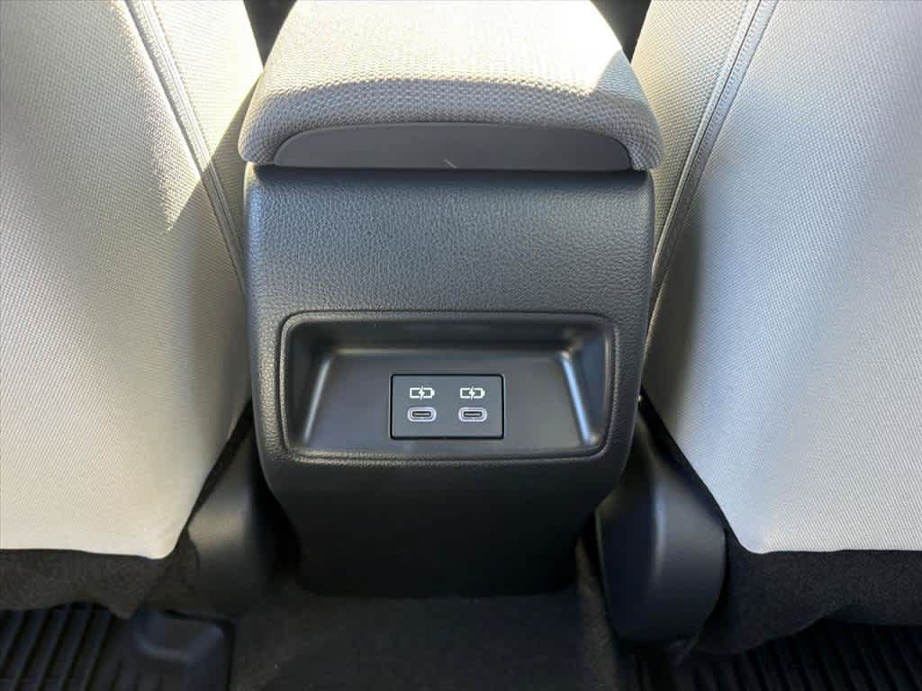 Used 2027 Toyota Corolla LE FWD image 10
