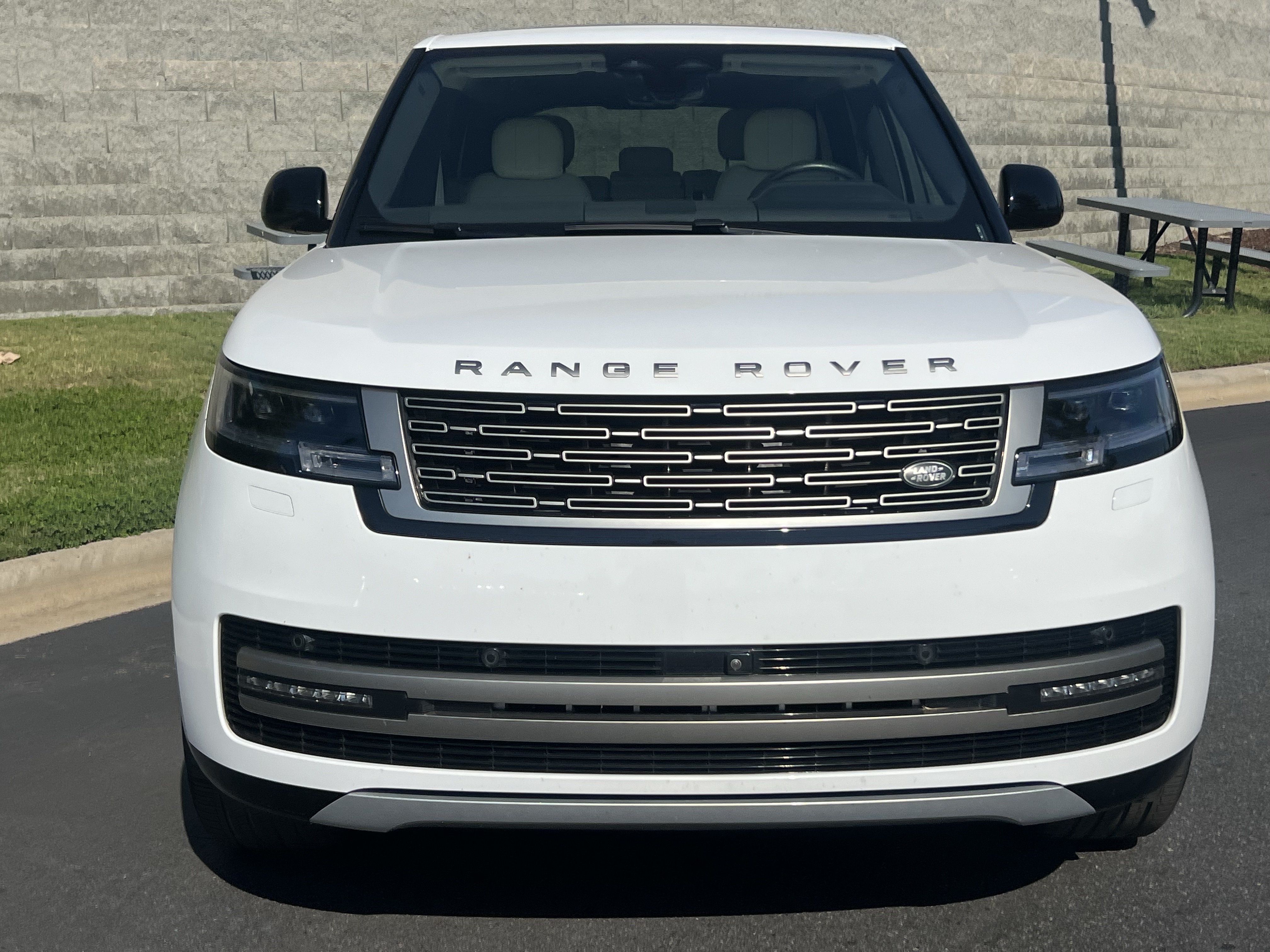 Used 2025 Land Rover Range Rover SE AWD/4WD image 10