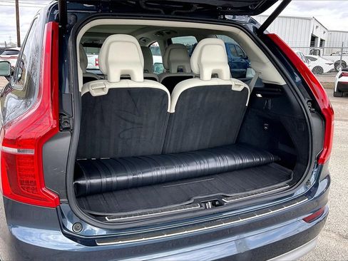 Used 2022 Volvo XC90 T6 Momentum w/ Advanced Package image 38