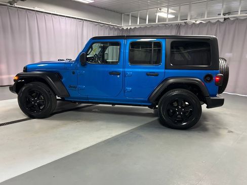 Used 2021 Jeep Wrangler Unlimited Sport AWD/4WD image 4
