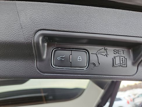 Used 2025 Ford Explorer Active image 30