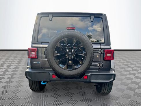 Used 2023 Jeep Wrangler Unlimited Sahara AWD/4WD image 7