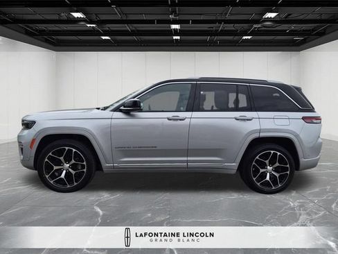 Used 2022 Jeep Grand Cherokee Summit AWD/4WD image 2