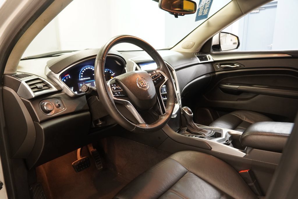 Used 2015 Cadillac SRX FWD image 6