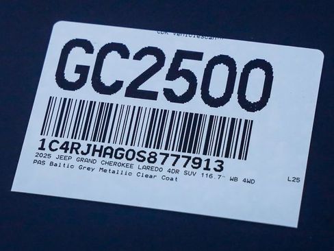 New 2025 Jeep Grand Cherokee Altitude AWD/4WD image 29