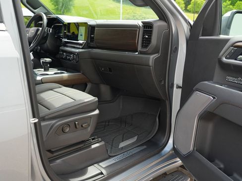 Certified 2025 Chevrolet Silverado 1500 High Country w/ High Country Premium Package AWD/4WD image 30