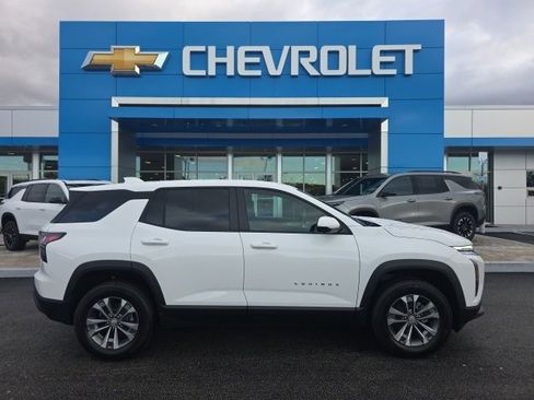 New 2026 Chevrolet Equinox LT w/ Convenience Package II image 3