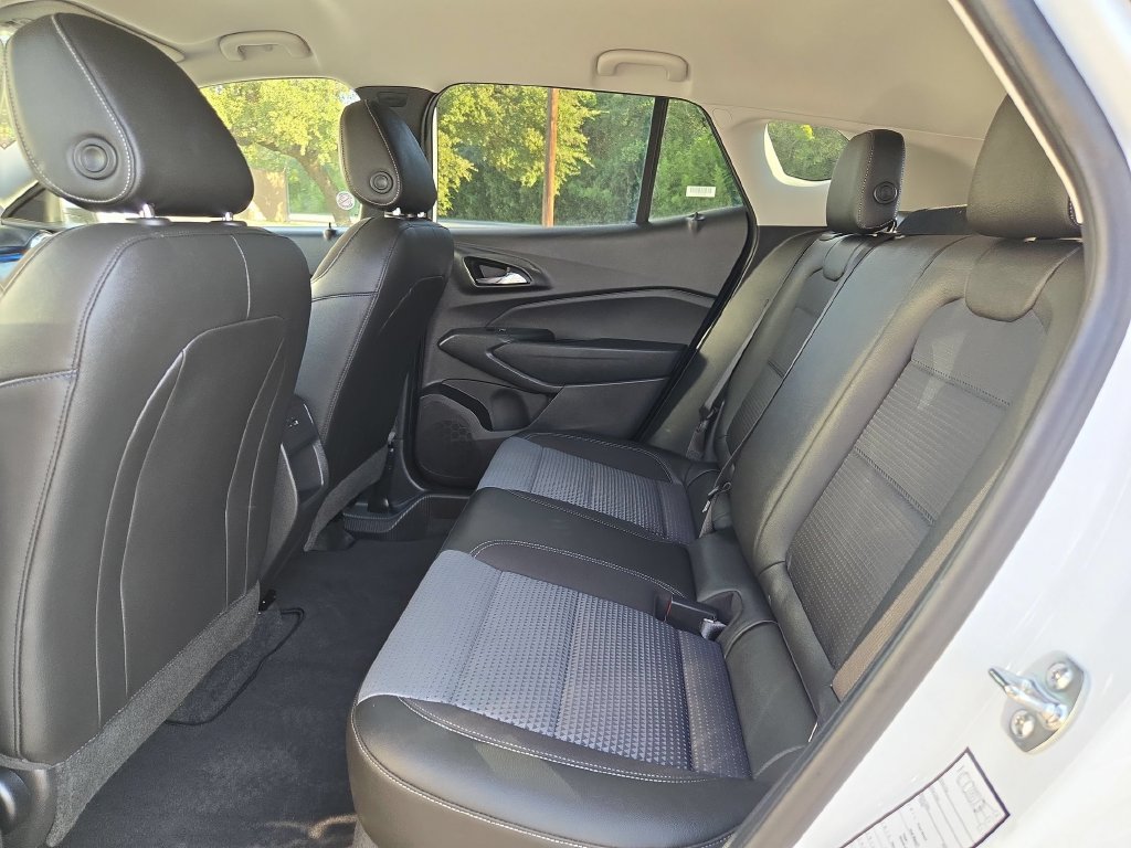 Used 2026 Chevrolet Trax LT FWD image 28