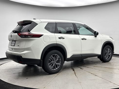 Used 2026 Nissan Rogue S image 5