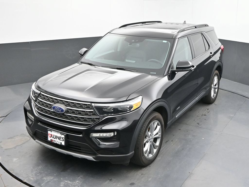 Used 2024 Ford Explorer XLT w/ Equipment Group 202A AWD/4WD image 43