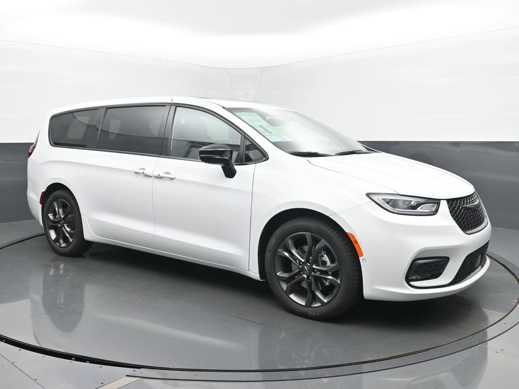 New 2026 Chrysler Pacifica Select FWD image 7