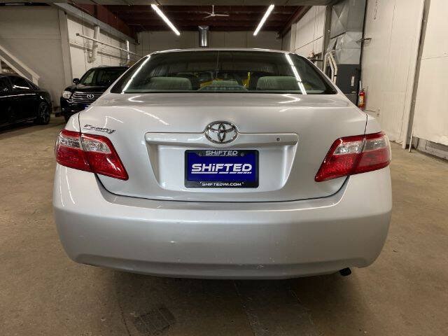 Used 2009 Toyota Camry FWD image 4