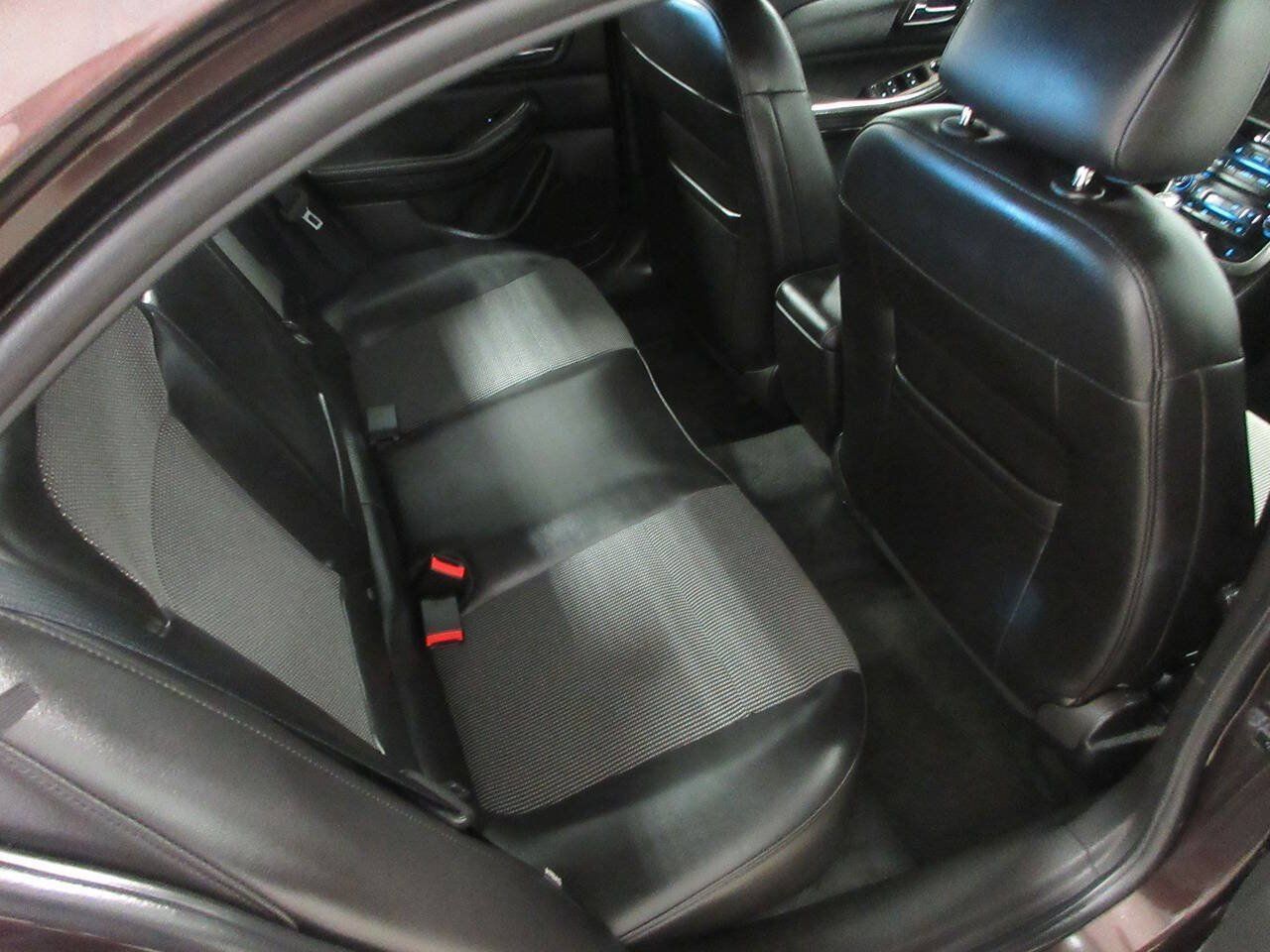 Used 2015 Chevrolet Malibu LT FWD image 18