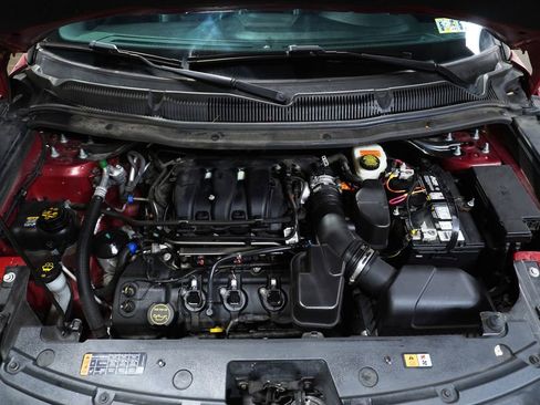 Used 2019 Ford Explorer XLT w/ Equipment Group 202A image 10