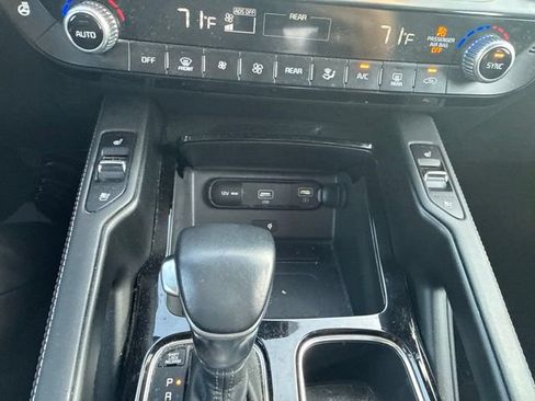 Certified 2021 Kia Telluride EX w/ EX Premium Package AWD/4WD image 17