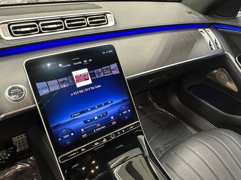 Certified 2023 Mercedes-Benz S 500 4MATIC w/ AMG Line image 31